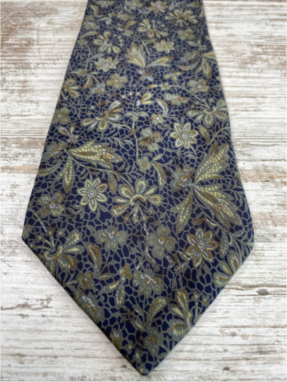 Vintage Fendi Cravatte Silk Tie Floral Navy Blue Gold Made in Italy 57” x 3.75”